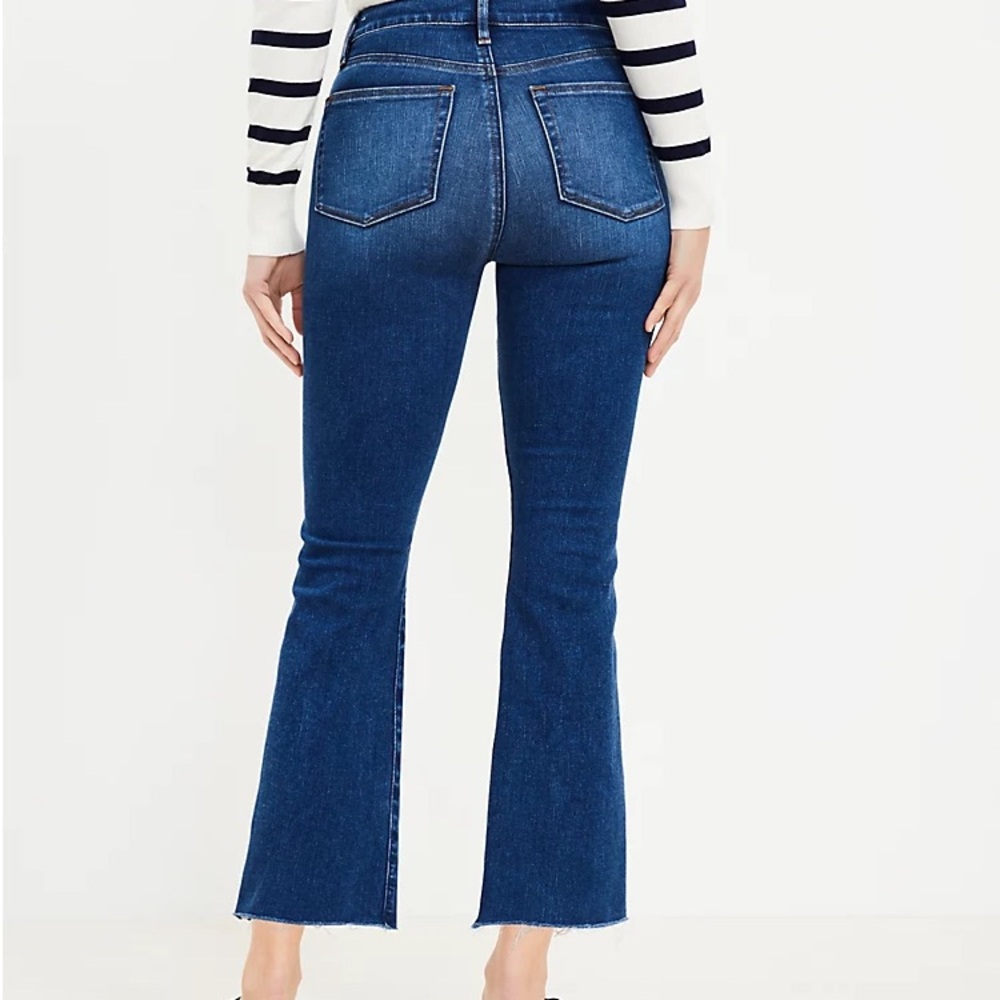 Loft Kick Crop Flare Jeans — Dark wash
